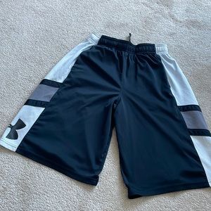 Under Armour boy’s size large athletic shorts